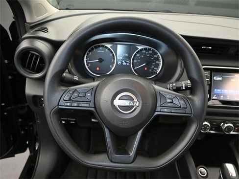 Used 2024 Nissan Kicks S image 5