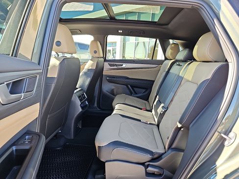 New 2026 Volkswagen Atlas Cross Sport SE image 10