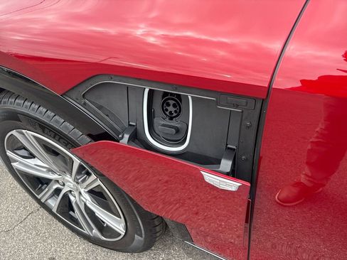 New 2025 Cadillac Lyriq Premium Luxury w/ LPO, Floor Liner Package image 12