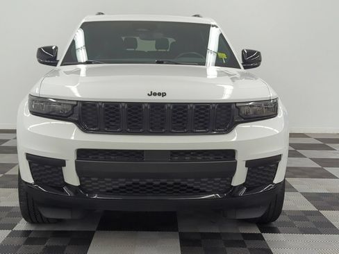 Used 2022 Jeep Grand Cherokee L Laredo AWD/4WD image 2
