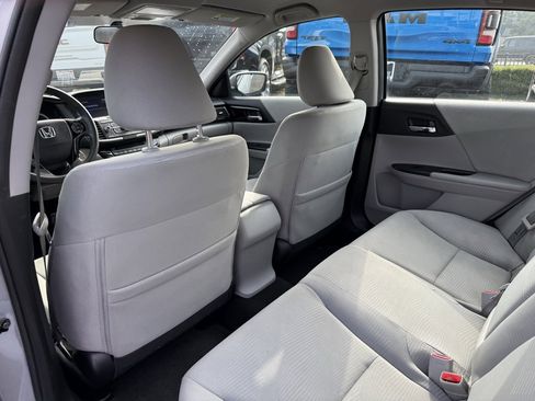 Used 2017 Honda Accord LX image 23