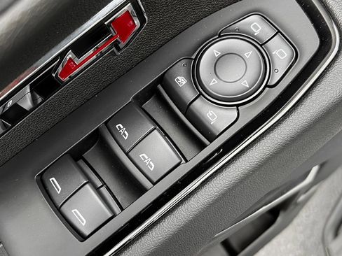 Used 2024 GMC Sierra 1500 AT4 image 27