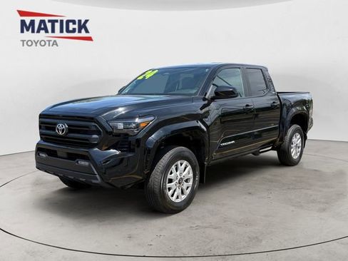 Used 2024 Toyota Tacoma SR5 AWD/4WD image 3