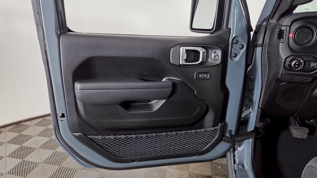 New 2026 Jeep Gladiator Rubicon w/ Safety Group AWD/4WD image 9