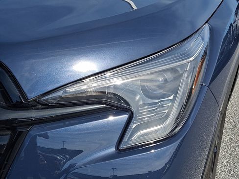 Used 2025 Subaru Ascent Bronze Edition image 8