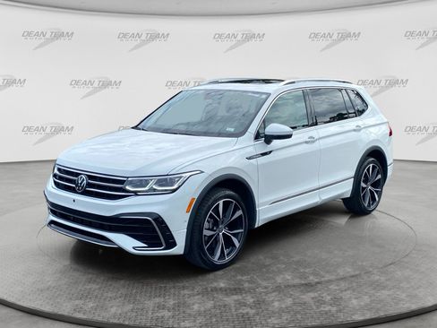 Used 2023 Volkswagen Tiguan SEL R-Line AWD/4WD image 3