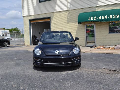 Used 2019 Volkswagen Beetle 2.0T S FWD image 2