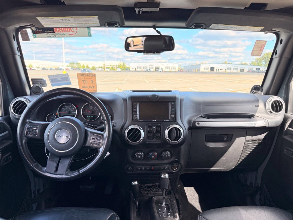 Used 2014 Jeep Wrangler Unlimited Sahara w/ Dual Top Group AWD/4WD image 17