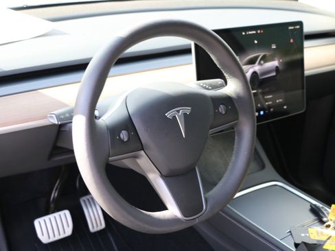 Used 2024 Tesla Model Y Performance image 15