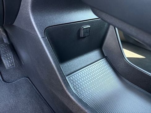 Used 2025 Buick Enclave Sport Touring FWD image 21
