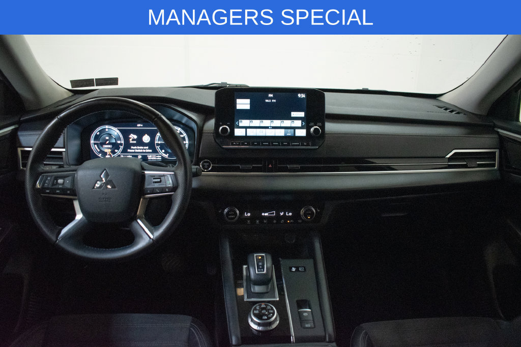 Used 2024 Mitsubishi Outlander 4WD Plug-In Hybrid image 11
