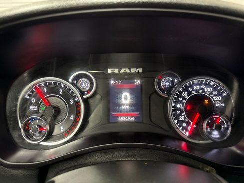 Used 2024 RAM 2500 Tradesman w/ Chrome Appearance Group image 16