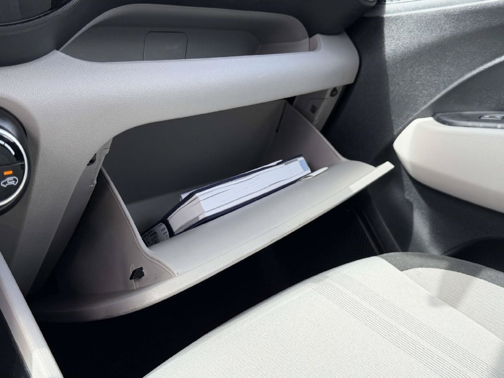 Certified 2024 Hyundai Venue SEL FWD image 39