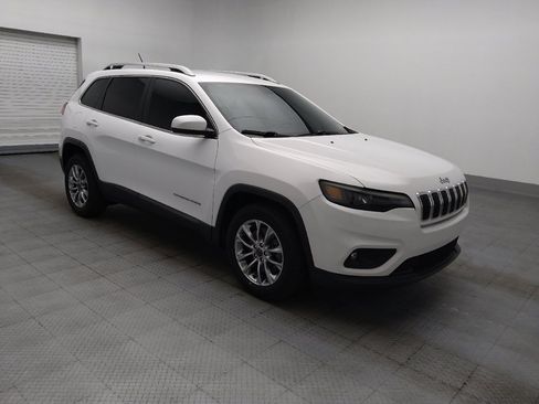 Used 2019 Jeep Cherokee Latitude Plus FWD image 11