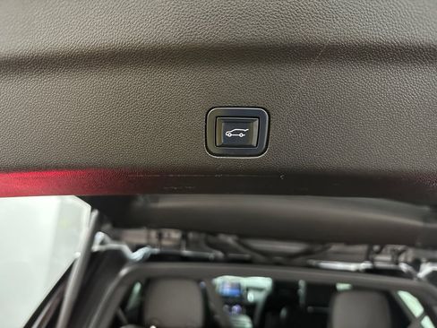 Used 2022 Chevrolet Tahoe RST w/ Luxury Package AWD/4WD image 38