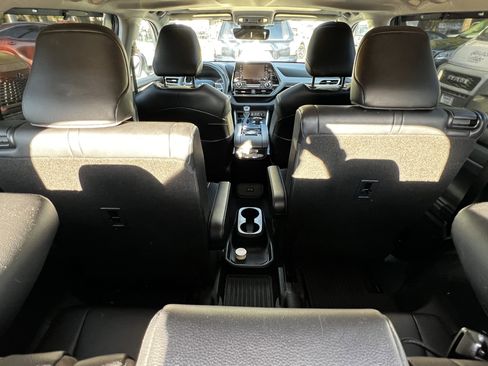 Used 2022 Toyota Highlander XLE image 50