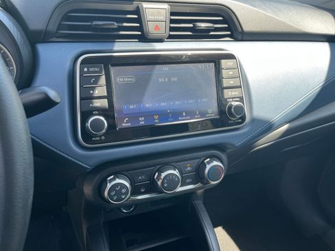 Used 2025 Nissan Versa SV FWD image 17