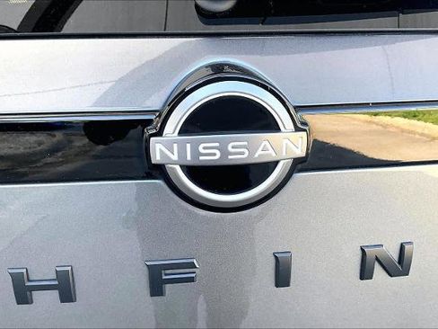 Certified 2024 Nissan Pathfinder SV w/ Black Appearance Package FWD image 30