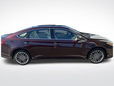 Used 2016 Toyota Avalon Limited image 4