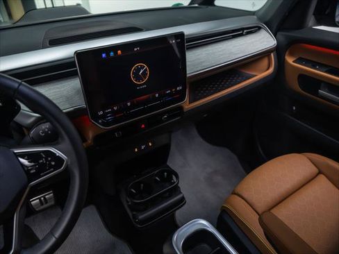 New 2025 Volkswagen ID. Buzz Pro S image 28