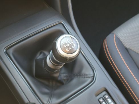 Used 2019 Subaru Crosstrek 2.0i Premium image 24