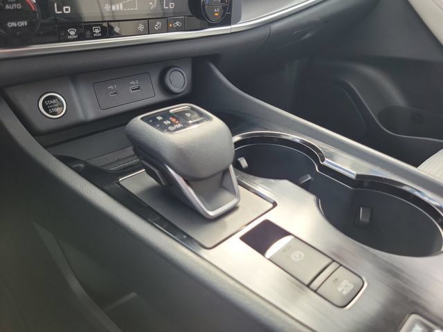 Used 2023 Nissan Rogue SV FWD image 24