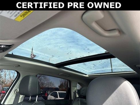 Used 2023 Kia Sorento SX image 16