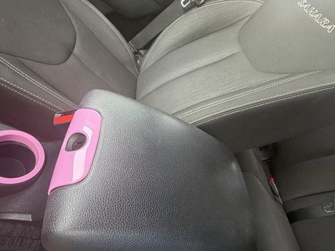 Used 2017 Jeep Wrangler Unlimited Sahara w/ Connectivity Group image 24