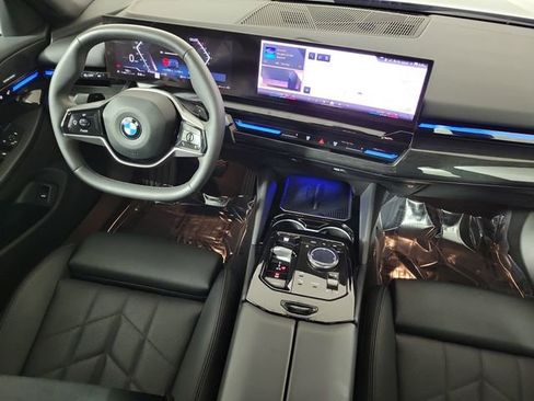 Used 2025 BMW 530i RWD image 15
