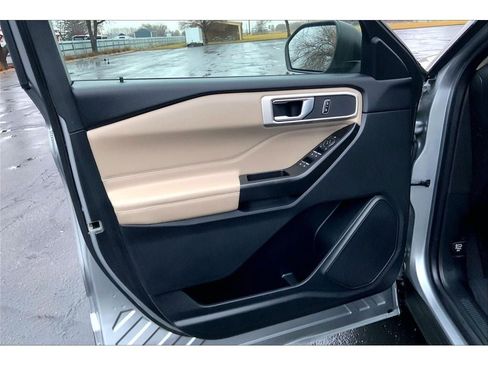 Used 2020 Ford Explorer XLT w/ Equipment Group 202A image 24