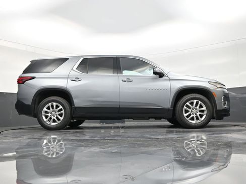 Used 2023 Chevrolet Traverse LS FWD image 25