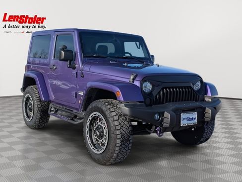 Used 2017 Jeep Wrangler Sahara image 7
