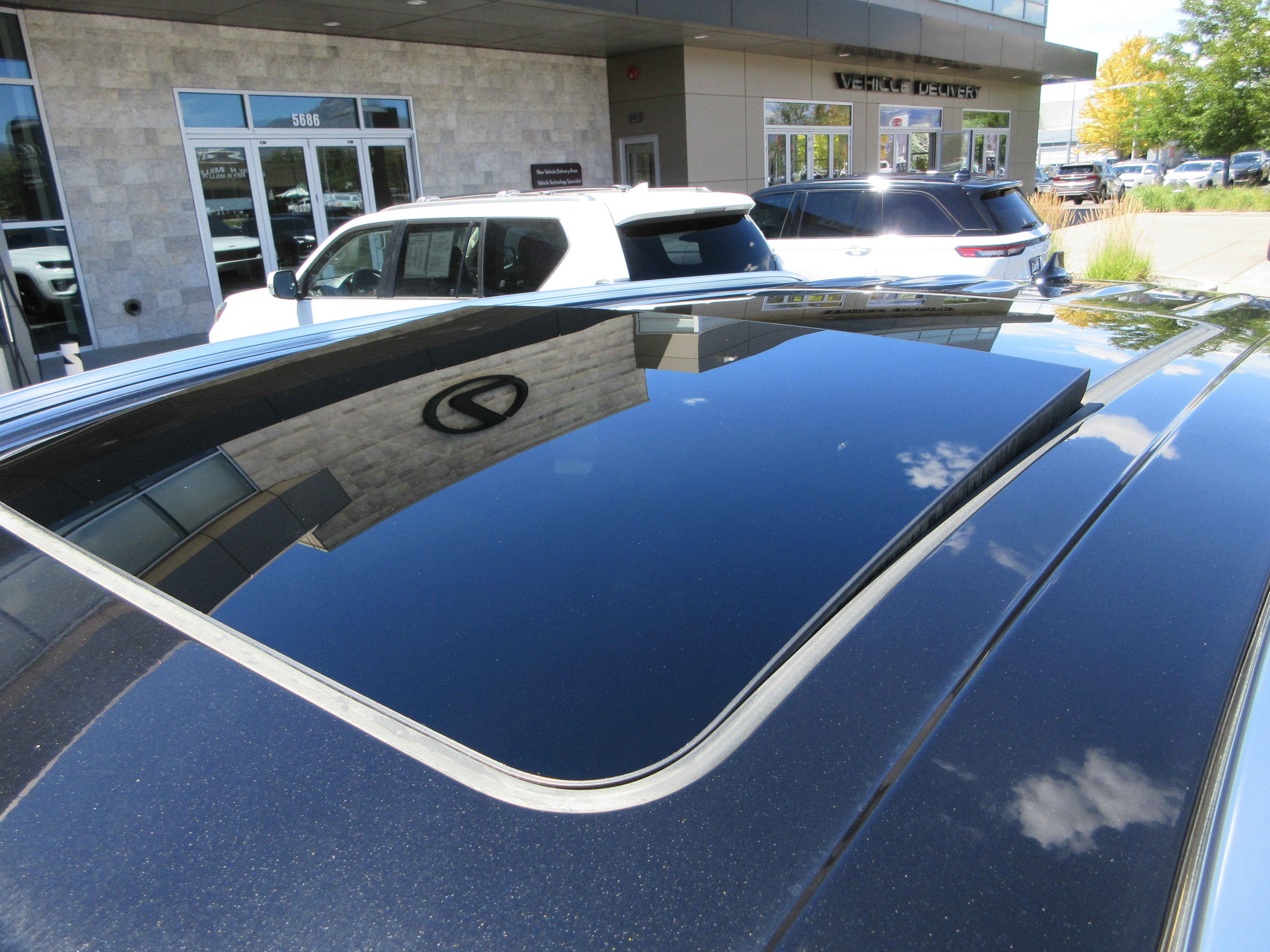 Used 2024 Lincoln Aviator Reserve AWD/4WD image 18