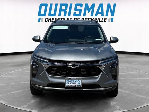 New 2026 Chevrolet Trax LT w/ Sunroof Package FWD image 8