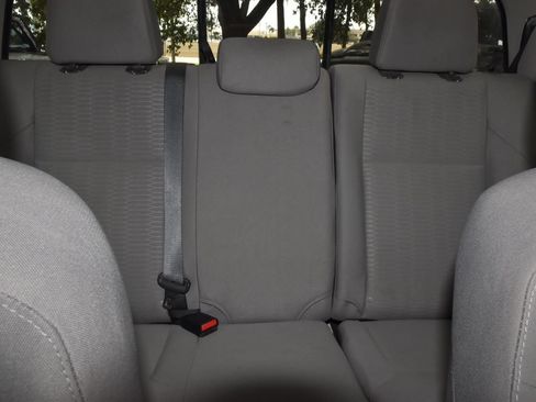 Used 2018 Toyota Tacoma SR5 AWD/4WD image 19