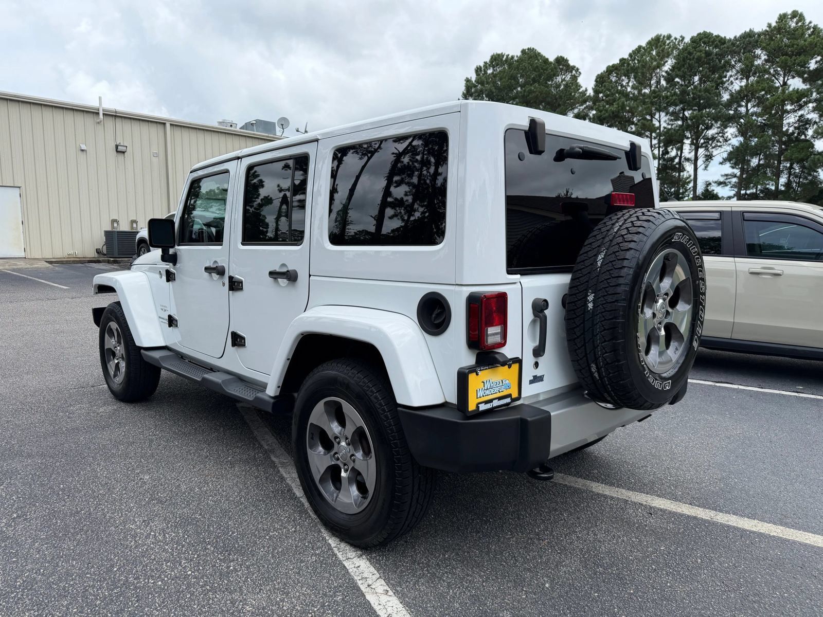 Used 2018 Jeep Wrangler Unlimited Sahara AWD/4WD image 5