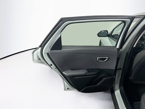 Used 2025 Kia K4 LXS FWD image 27