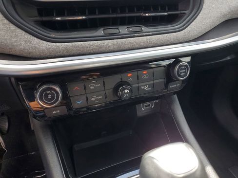 Used 2022 Jeep Compass Latitude image 22