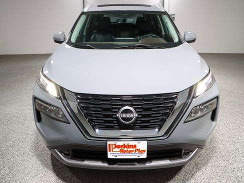 Used 2022 Nissan Rogue SL w/ SL Premium Package image 4