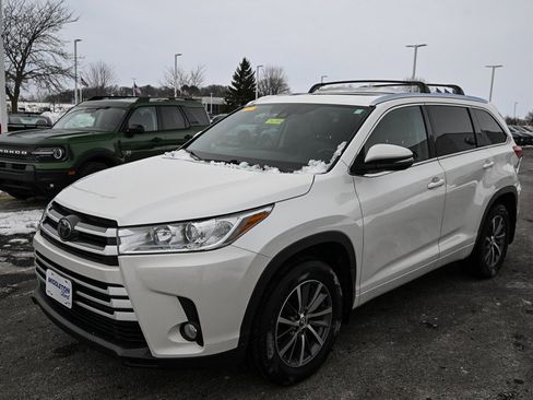 Used 2017 Toyota Highlander XLE image 9
