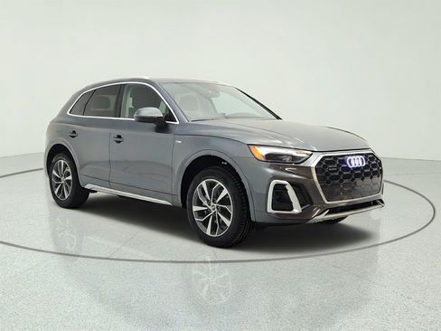 Used 2023 Audi Q5 2.0T Premium w/ Convenience Package AWD/4WD image 3