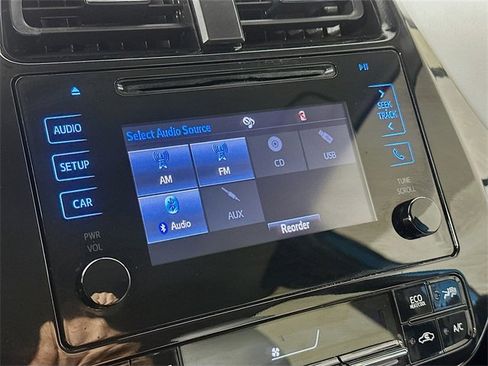 Used 2019 Toyota Prius XLE image 23