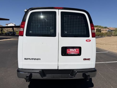 Used 2017 GMC Savana 2500 image 4