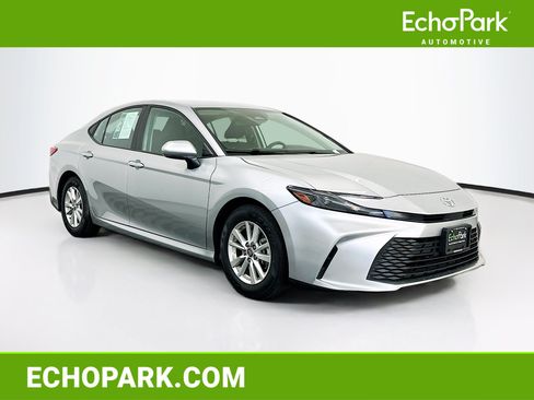 Used 2025 Toyota Camry LE FWD image 1
