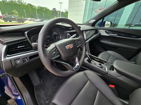 Used 2025 Cadillac XT6 Premium Luxury w/ LPO, Floor Liner Package FWD image 13