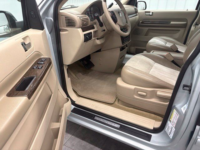 Used 2005 Mercury Monterey Premier FWD image 11