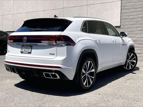 Certified 2024 Volkswagen Atlas Cross Sport SEL Premium R-Line AWD/4WD image 13