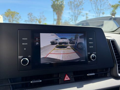 Used 2025 Kia Sportage LX image 22