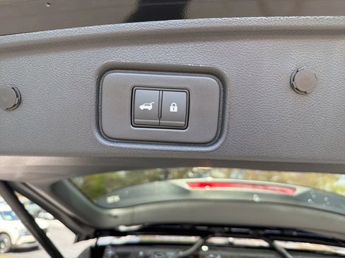 Used 2026 Nissan Pathfinder Platinum AWD/4WD image 28