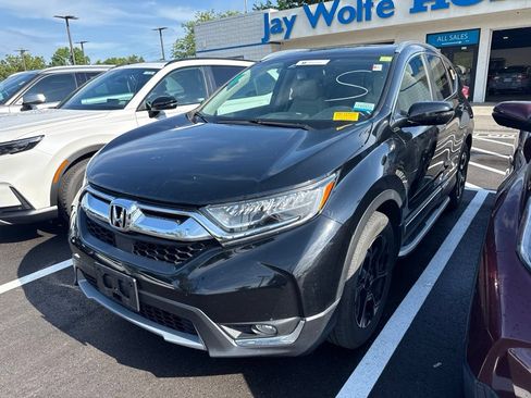 Used 2018 Honda CR-V Touring image 3